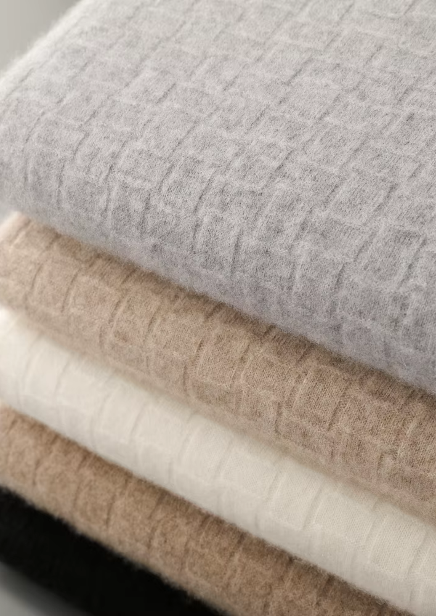 NOBA WOOL TEXTURED MOCKNECK